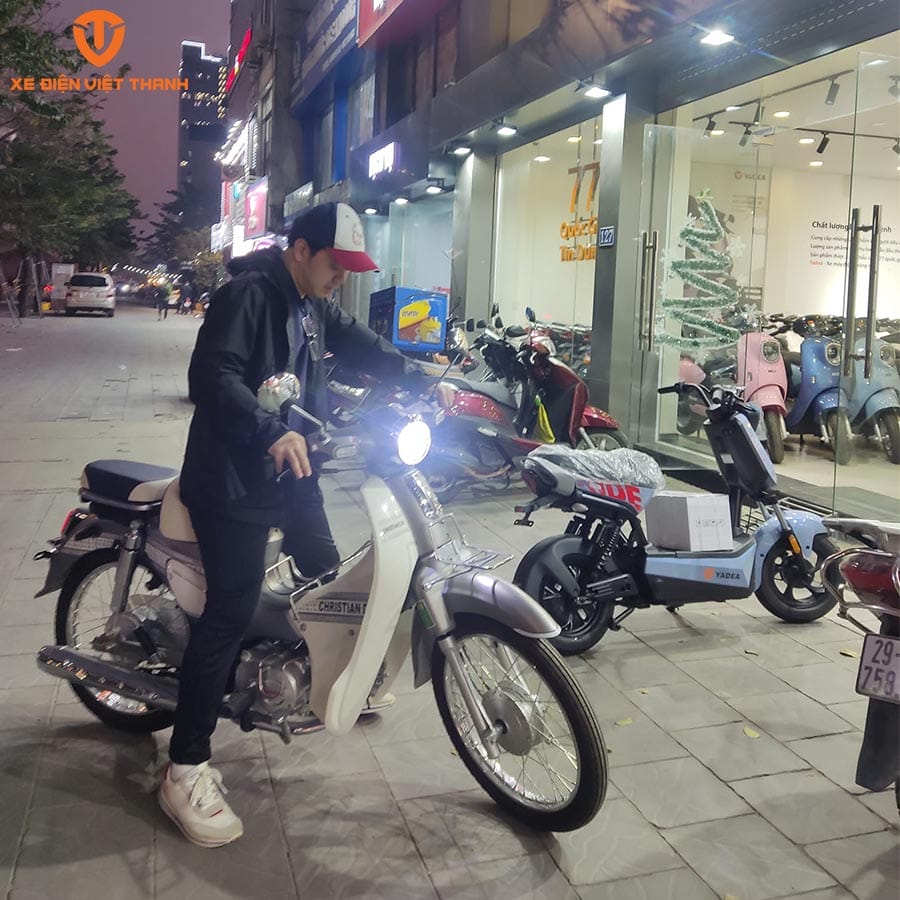 C&aacute;ch chạy xe số 50cc m&aacute;y cho người mới