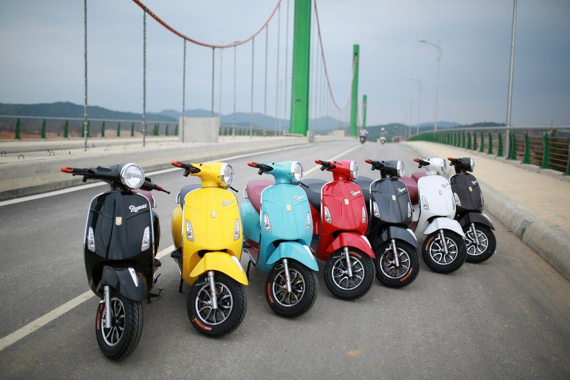 xe m&aacute;y điện Vespa Roma