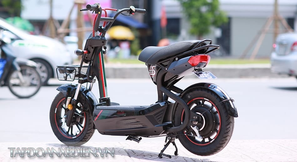 XE MÁY ĐIỆN GIANT M133S PLUS 2016