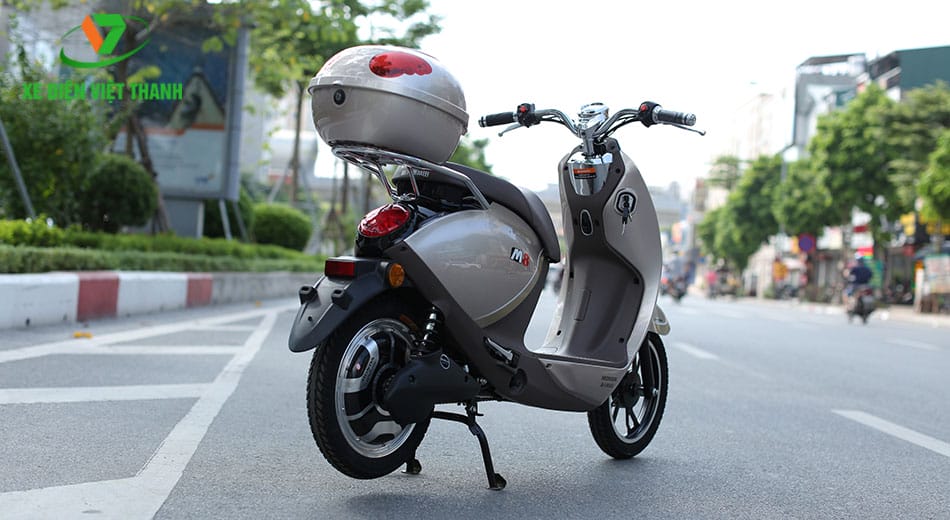 XE ĐẠP ĐIỆN HONDA M8