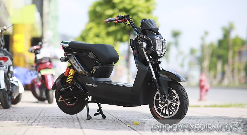 XE MÁY ĐIỆN ZOOMER 2017