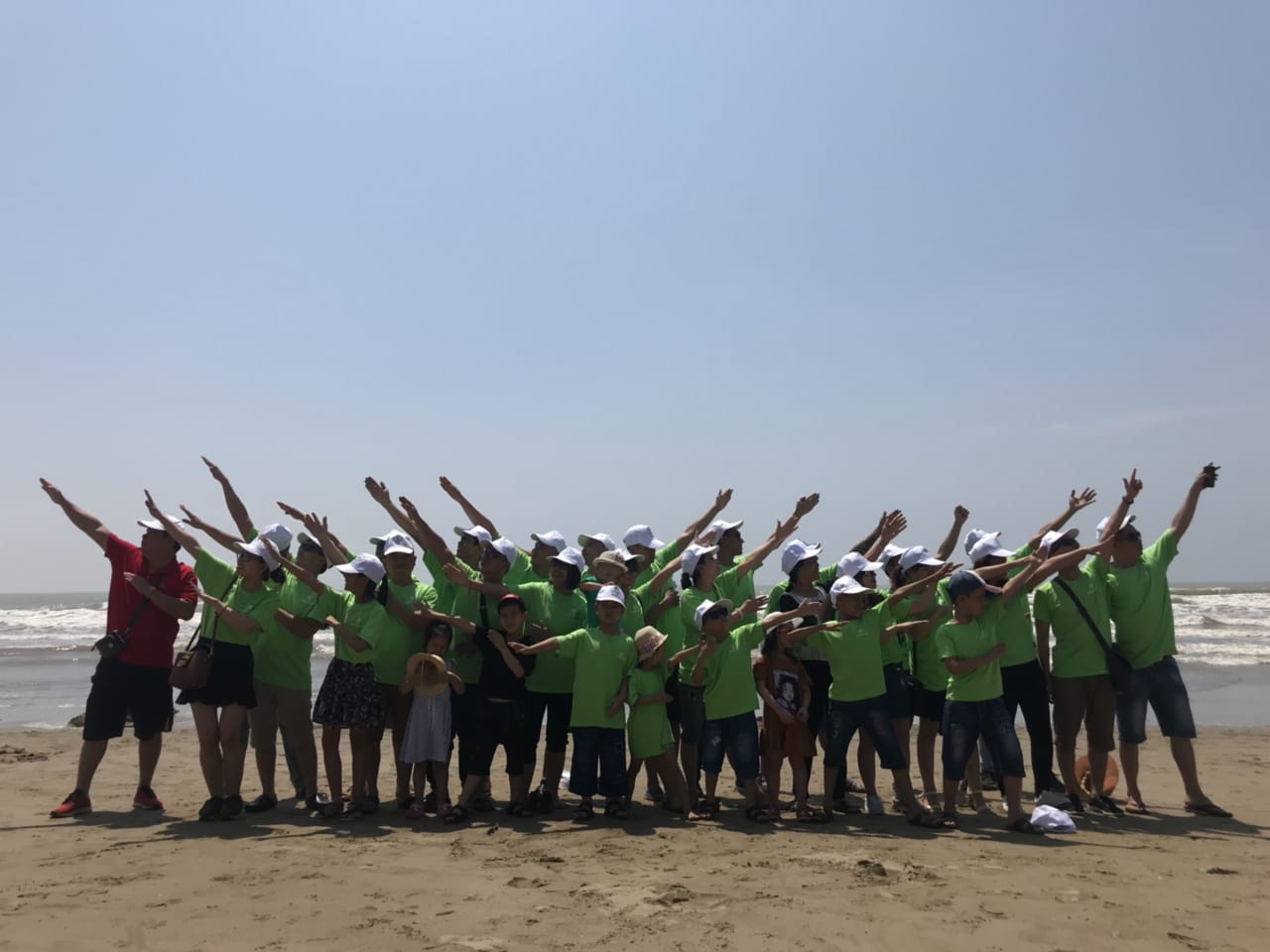 Xe điện Việt Thanh tổ chức du lịch nghỉ mát biển Sầm Sơn 2018